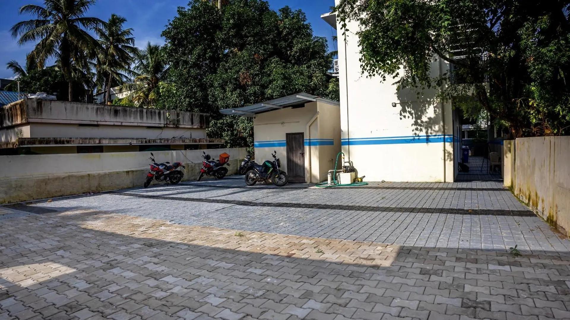Akr Residency Hotel Kazhakuttam Kapszulahotel